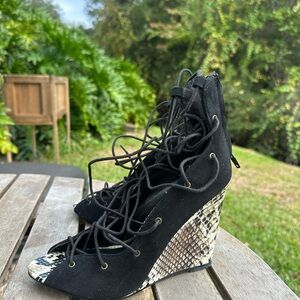 Women’s Zara shoes,size 6